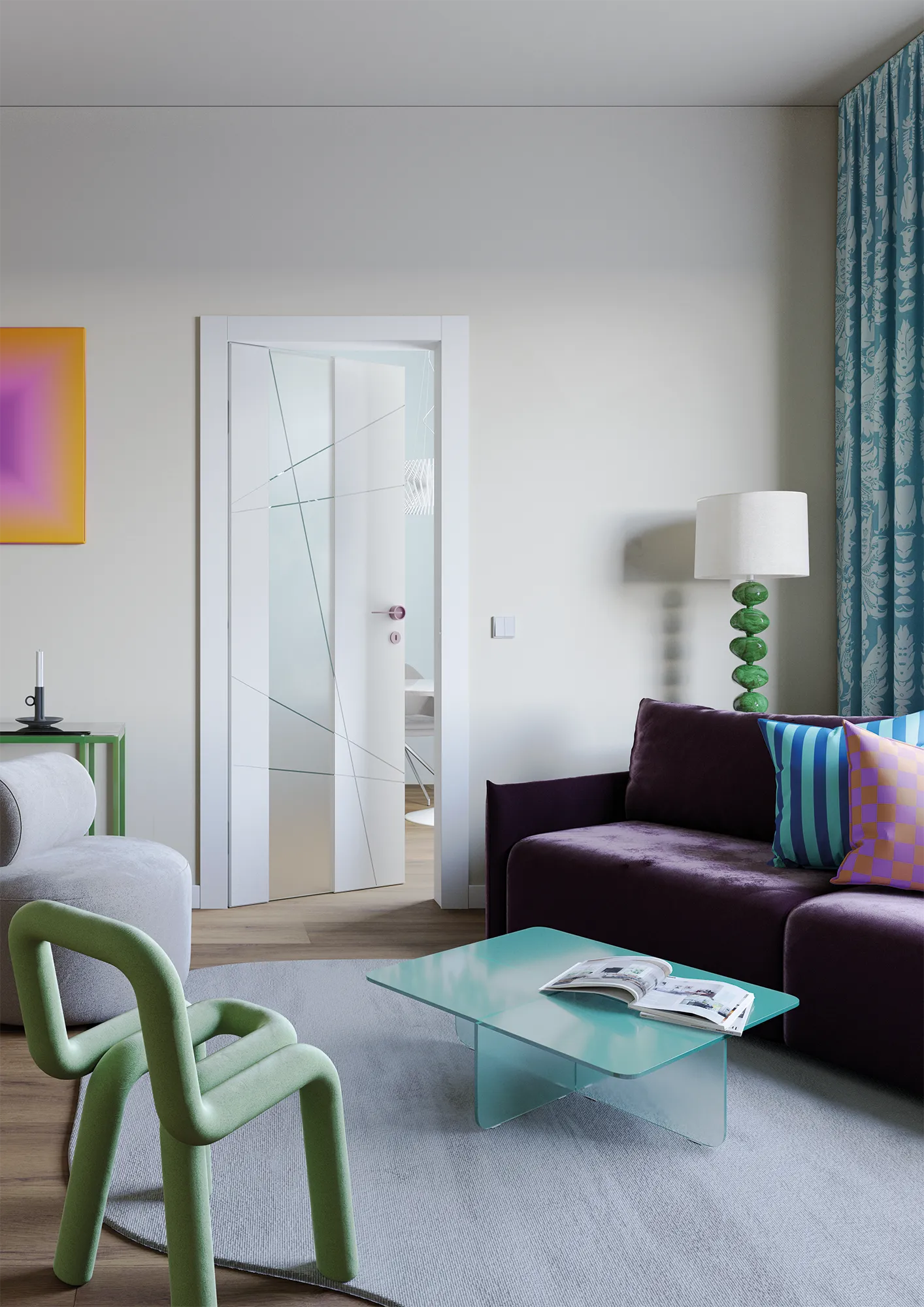 Porta della collezione Zero Phantos Touch, con un vetro centrale e incisione sull'anta con linee che si intersecano. La porta è inserita in un ambiente di design con un divano viola e sedia e lampada verde